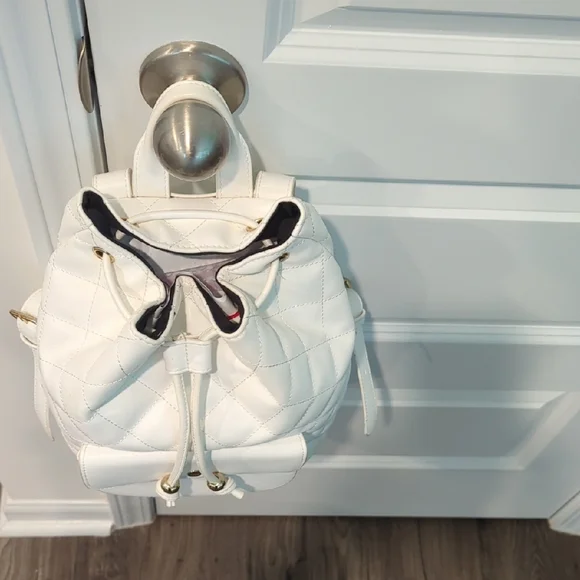 Forever 21 White Backpack with Sleek Design NWOT - Picture 8 of 12